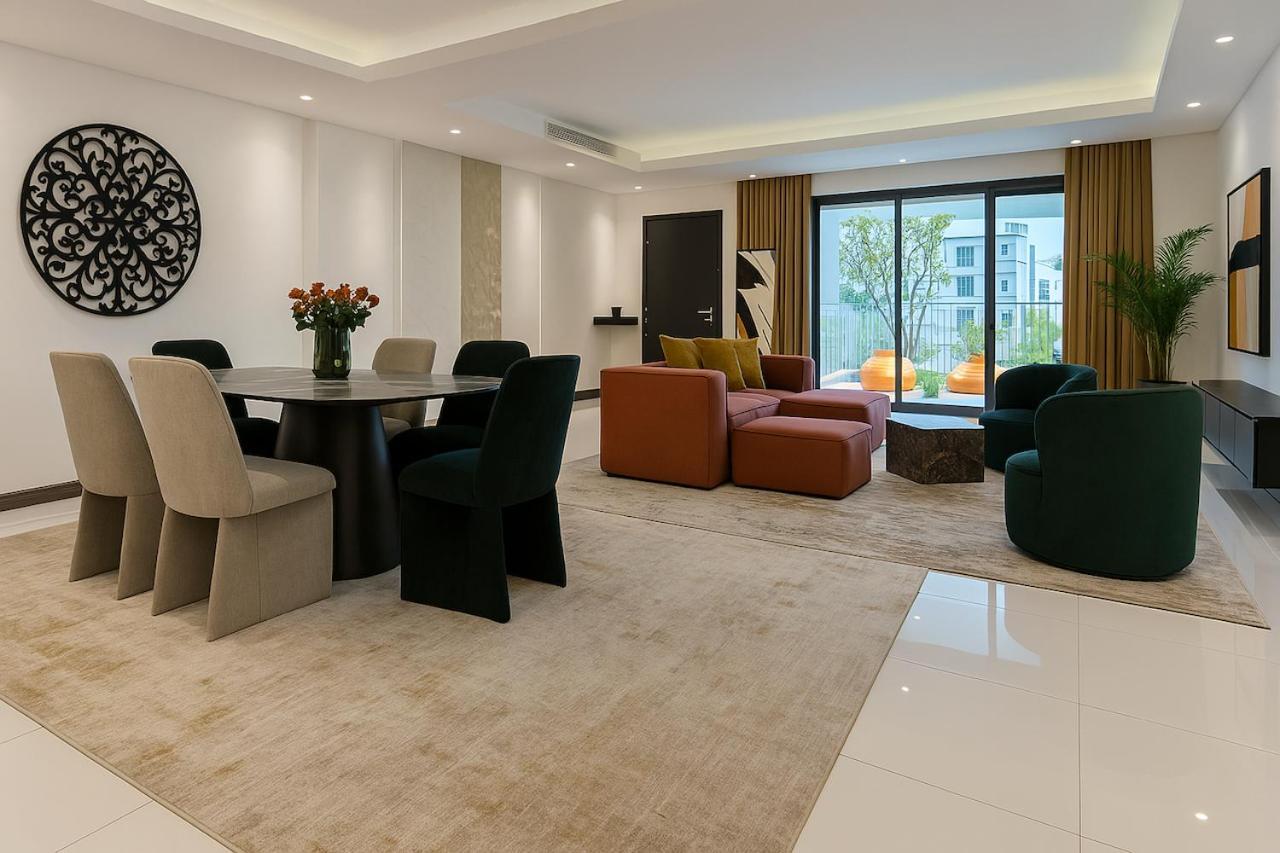 Massive Luxxo Family & Friends House With Terraces, Private Parking, Pool & Quick Access To Mall Villa Dubai