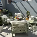 Massive Luxxo Family & Friends House With Terraces, Private Parking, Pool & Quick Access To Dubai Mall