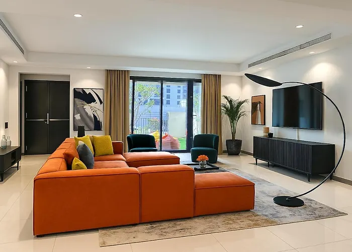 Massive Luxxo Family & Friends House With Terraces, Private Parking, Pool & Quick Access To Dubai Mall