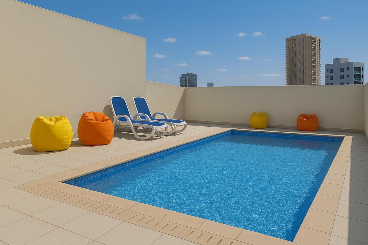 Villa Massive Luxxo Family & Friends House With Terraces, Private Parking, Pool & Quick Access To Mall